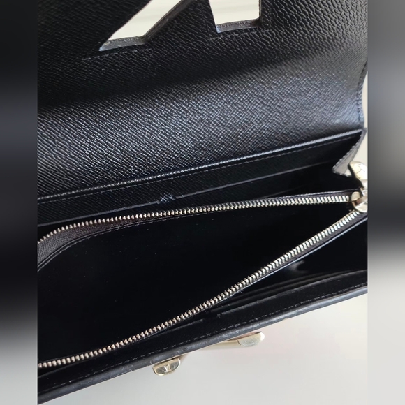 Louis Vuitton Limited Edition Reverse Monogram Twist Lock Wallet - Picture 10 of 13